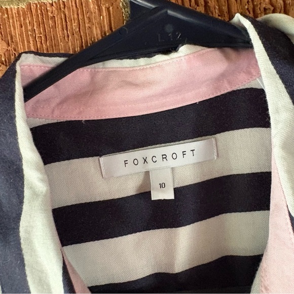 Foxcroft Navy Blue and White Striped Button Down Long Sleeve Size 10 - Picture 3 of 5